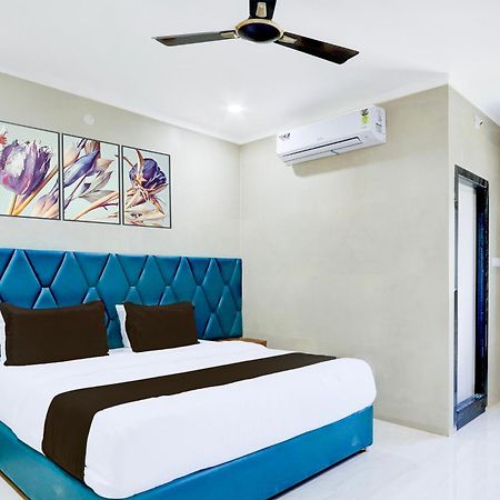 Hotel O Pr Grand Khammam Exteriér fotografie