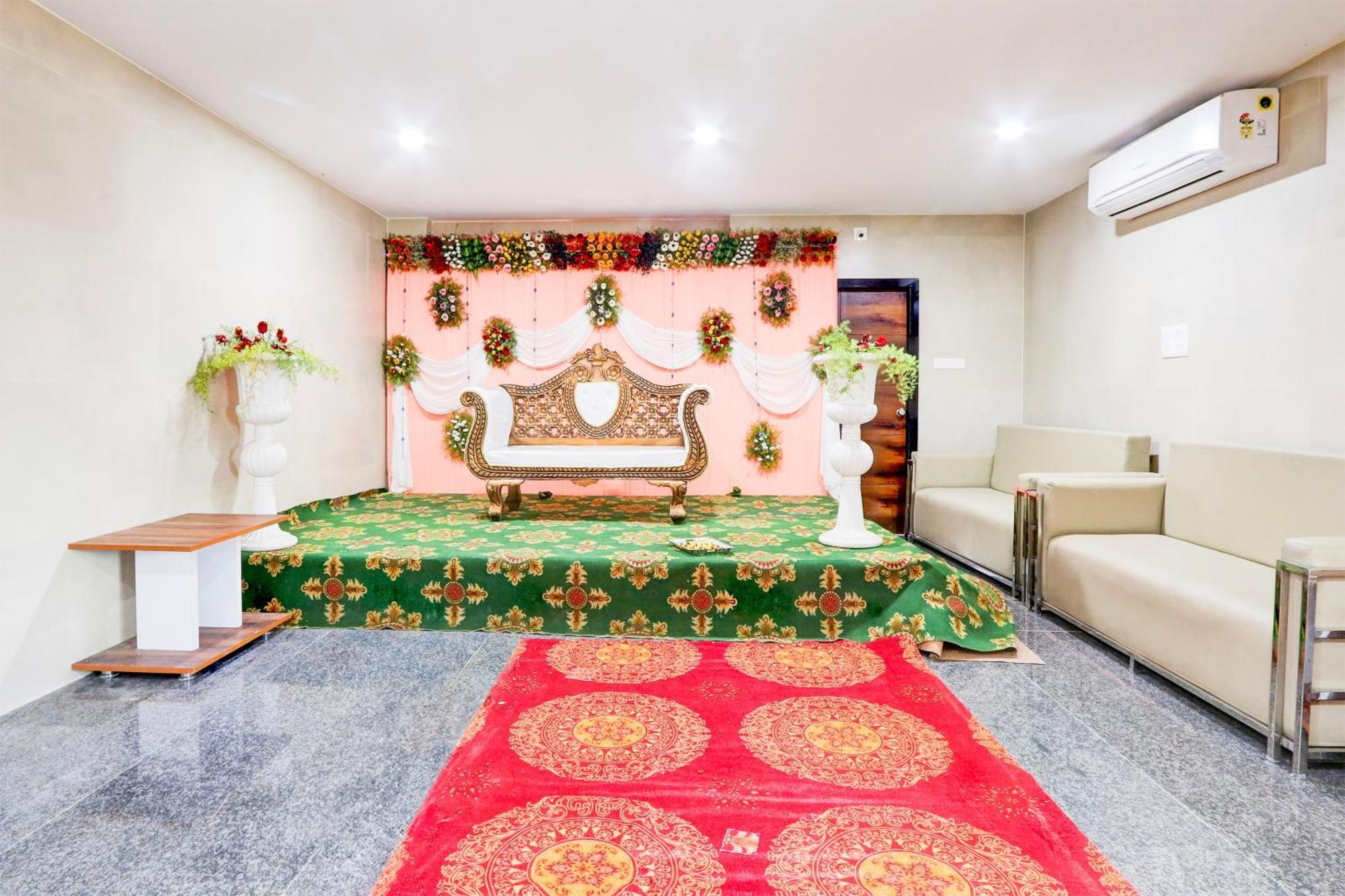 Hotel O Pr Grand Khammam Exteriér fotografie