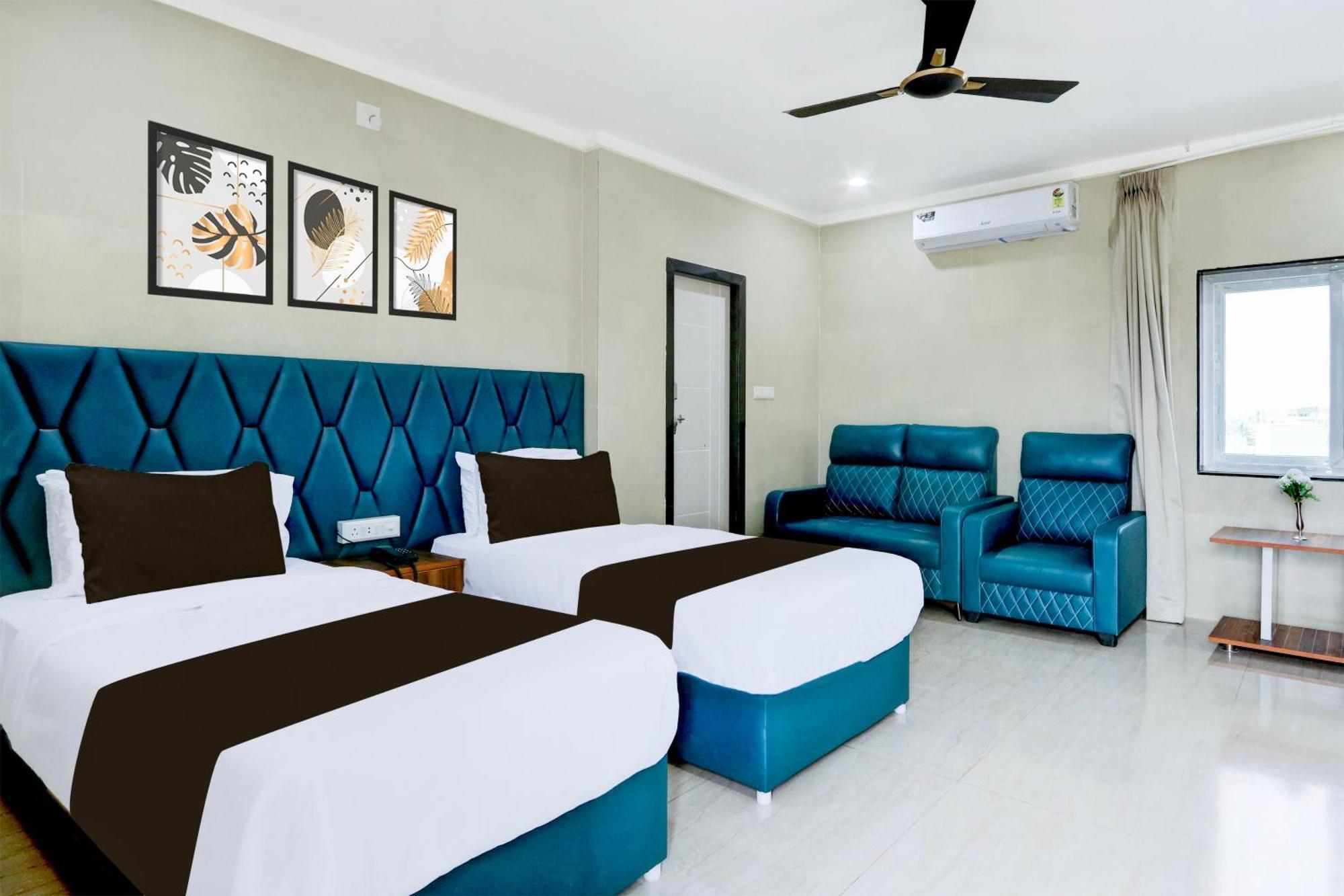 Hotel O Pr Grand Khammam Exteriér fotografie