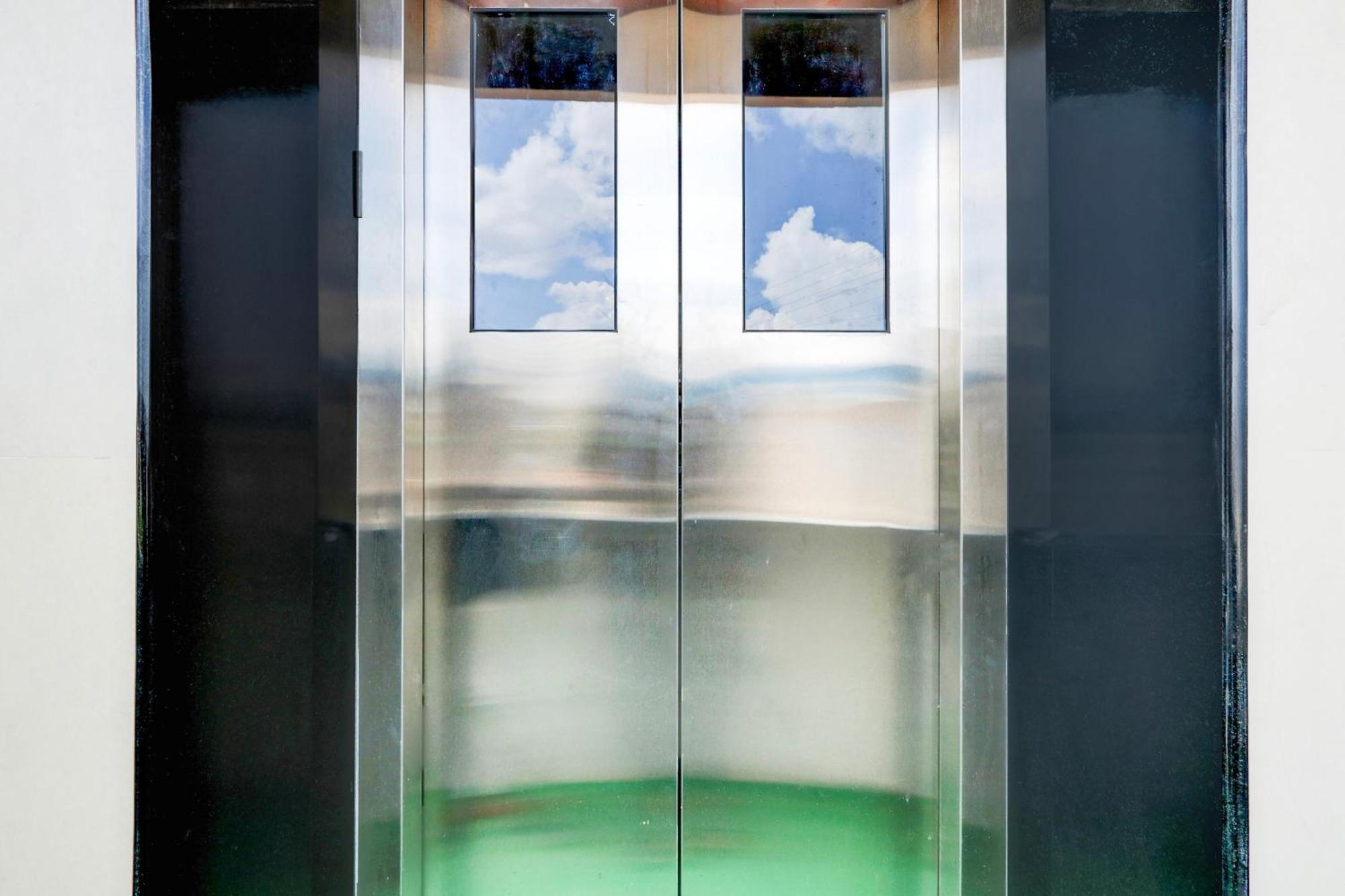 Hotel O Pr Grand Khammam Exteriér fotografie