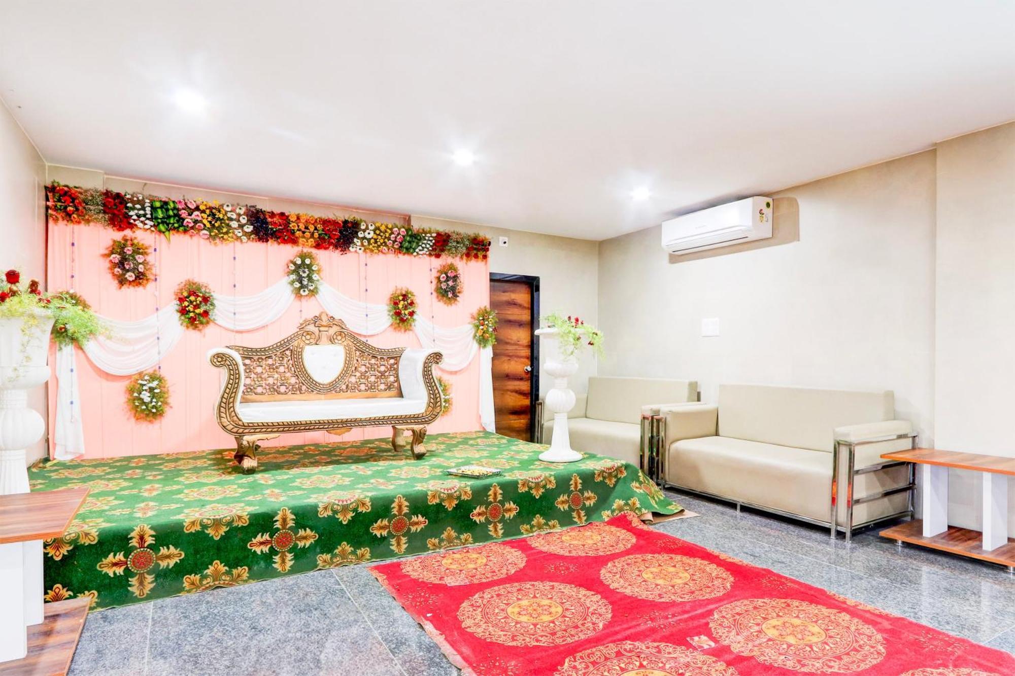 Hotel O Pr Grand Khammam Exteriér fotografie