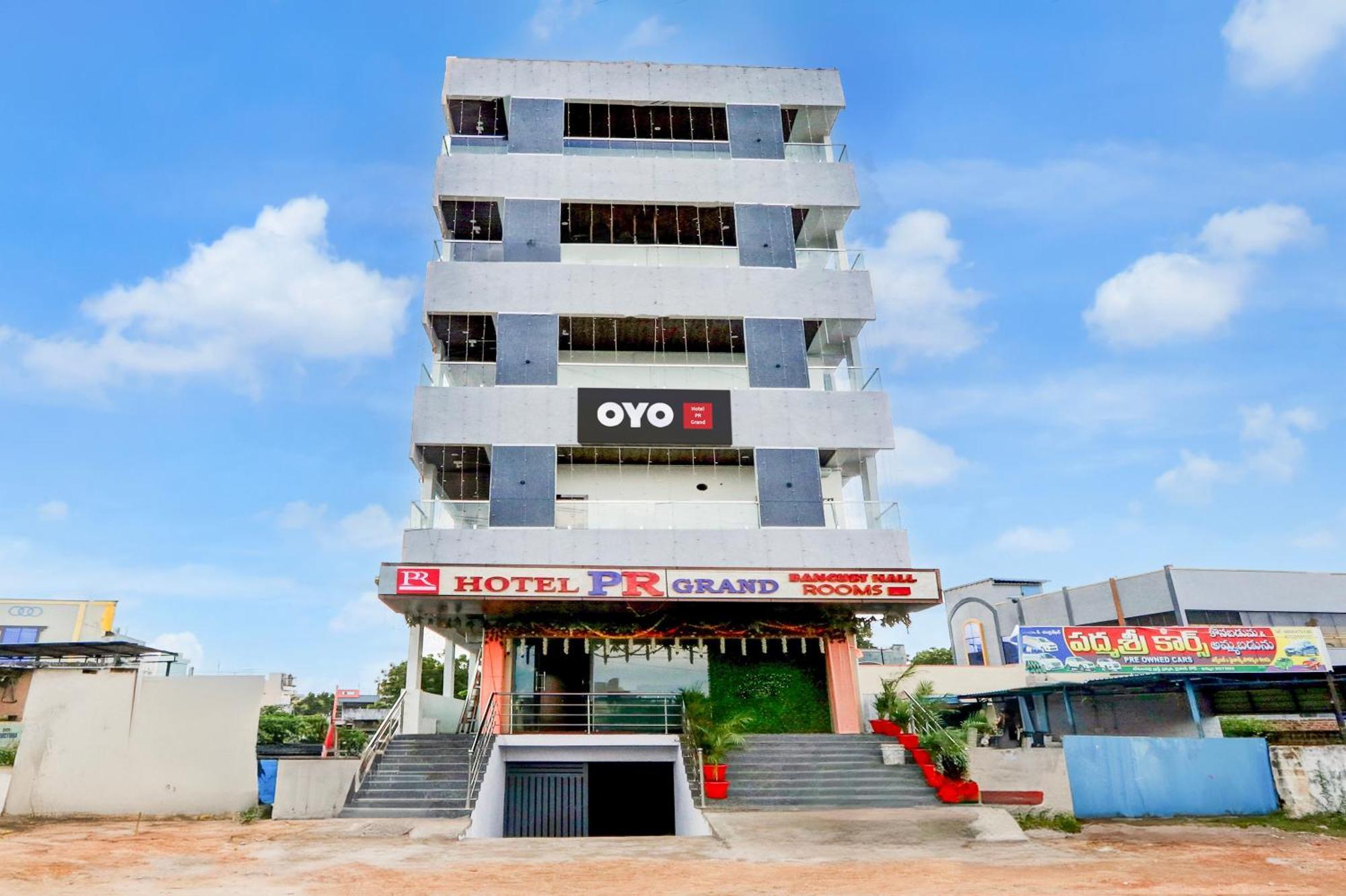 Hotel O Pr Grand Khammam Exteriér fotografie