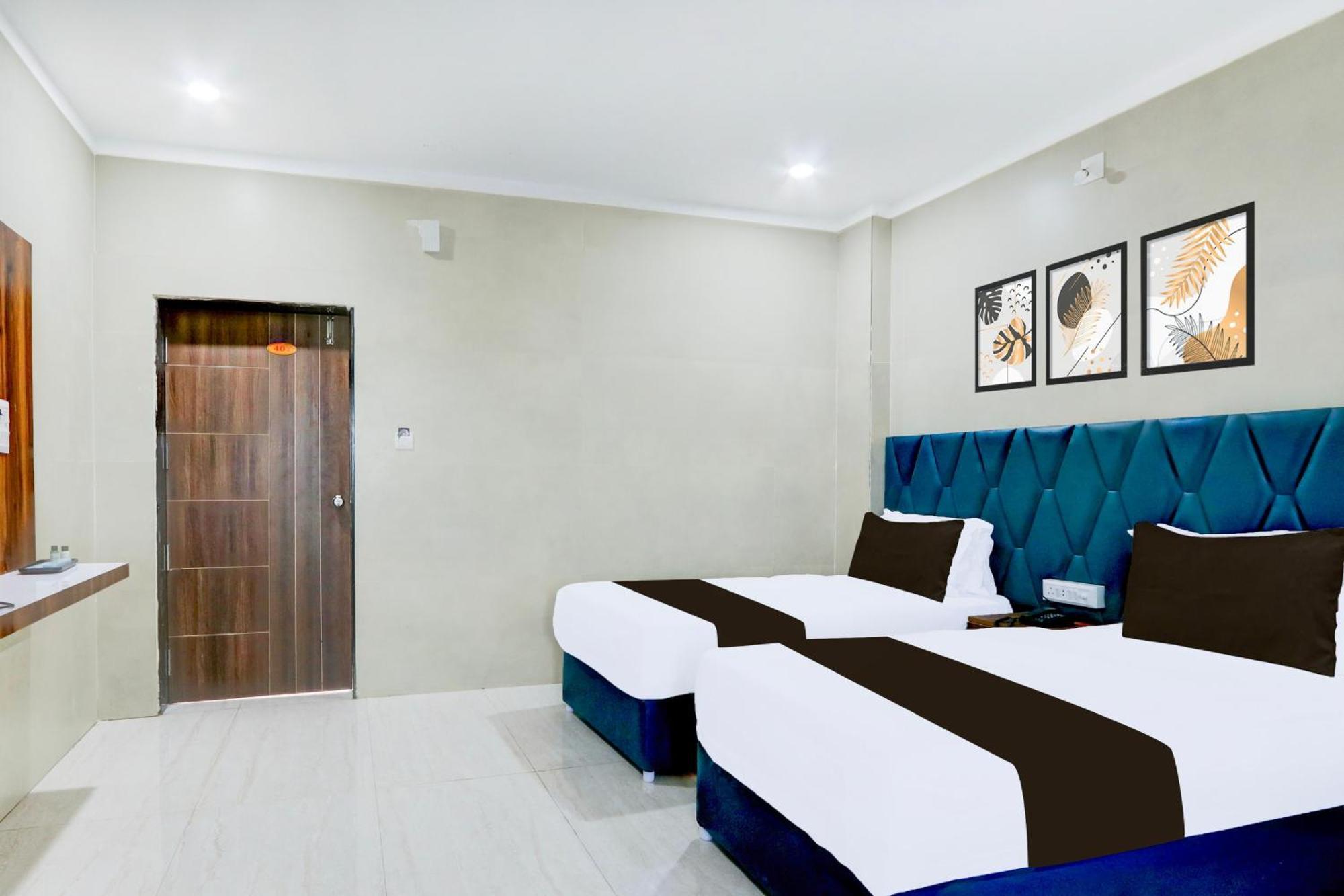 Hotel O Pr Grand Khammam Exteriér fotografie